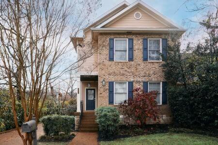 The Commodore - Stunning Vandy Home, Walk To It All แนชวิลล์ ภายนอก รูปภาพ