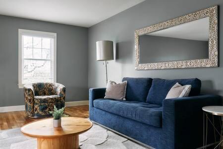 The Commodore - Stunning Vandy Home, Walk To It All แนชวิลล์ ภายนอก รูปภาพ